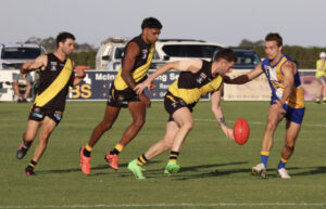 Tigers, Kangas fight for top spot