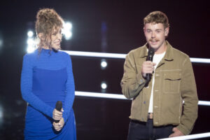 Elias advances on Voice