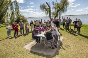 Kerang Lakes residents form action group over poor Telstra cover
