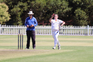 Demons survive Raiders scare by one wicket