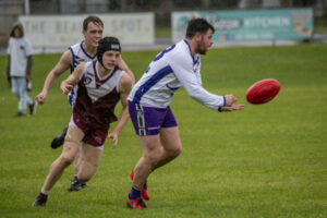 Swans keep hopes alive