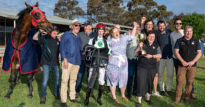 Cadazio salutes as racing returns to Gunny