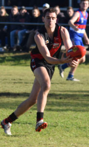 HDFNL – Battle for top spot