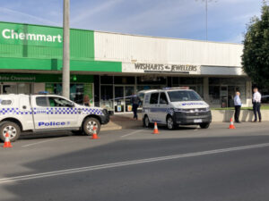 Jeweller feels community support after break-in