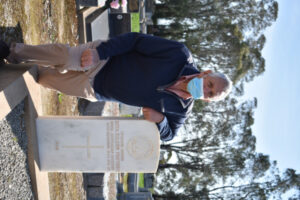 Family search for servicemen buried in unmarked graves