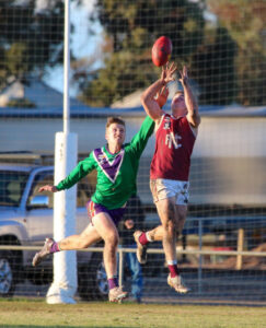 Bulls hold out Maroons