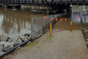 Minor Murray River flood tipped
