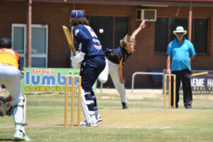 Murrabit survive last-over scare from Barham