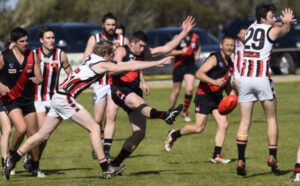 HDFNL – Bombers to meet Hawks