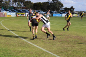 Woorinen Tigers roar away from Lake Boga
