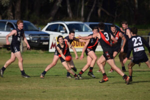 HDFNL – Bombers reclaim top spot