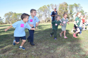 500 running children