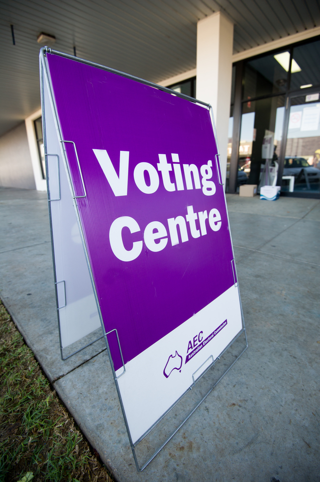 Low-sensory centres for accessible voting